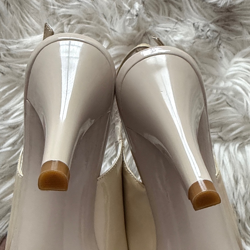 Michael Shannon Nude Slingback Heels
Look like new, never worn!
Appx 3” heel. - Picture 6 of 10